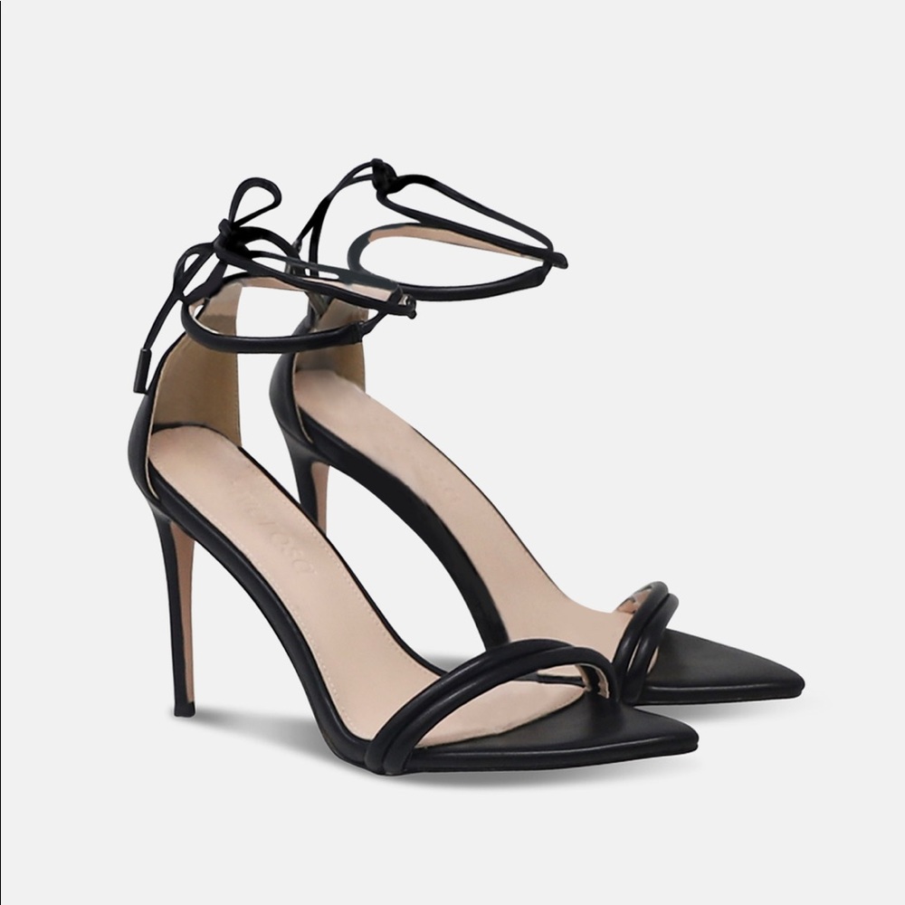 Women’s Pointed Toe Strappy Sandal Heel Black Faux Leather